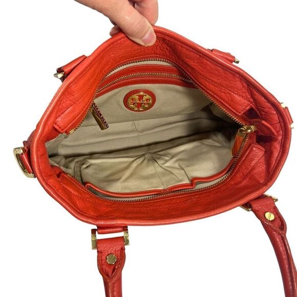 Tory Burch Shoulder or Hand Bag Color Red Leather Gold detail Amanda Bag - Picture 4 of 11